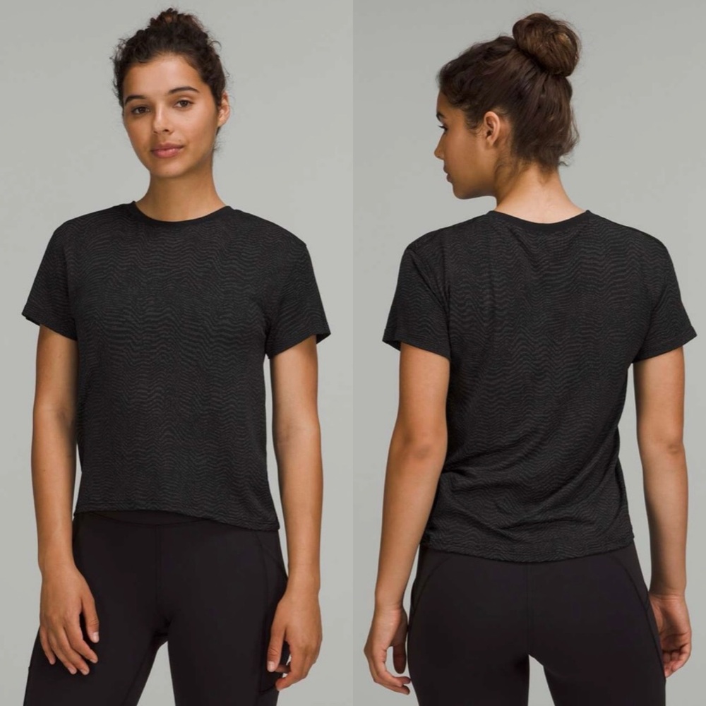 Lululemon Train to Be Seamless Short Sleeve T-Shirt, Ripple Wave Black, 6